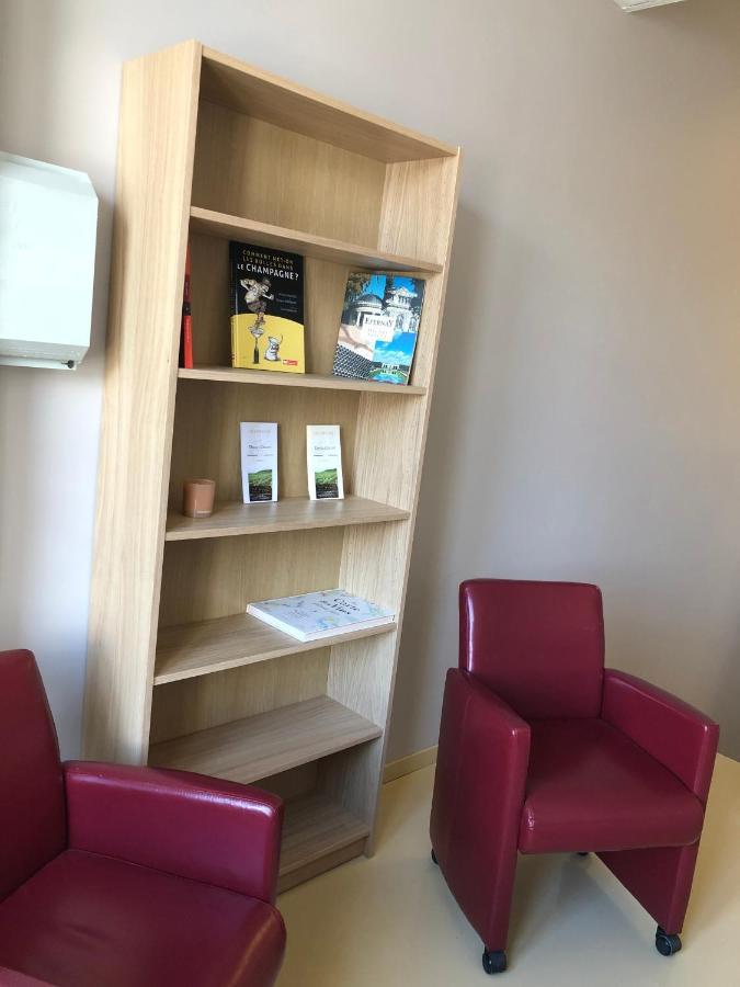 Le Gite Du Jard Epernay Bagian luar foto