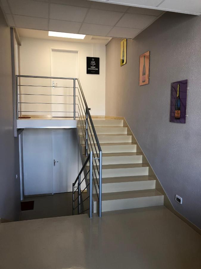 Le Gite Du Jard Epernay Bagian luar foto